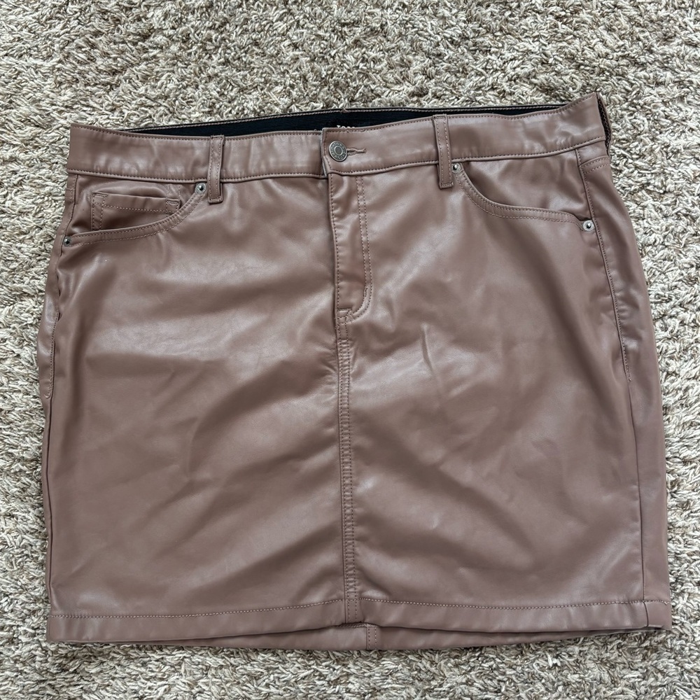 Torrid Faux Leather Mini Skirt Brown Taupe Size 18 Plus NWOT Plus Size